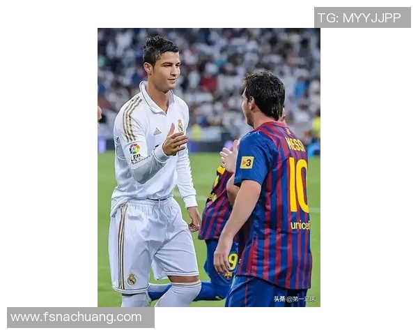 《足球巨星风采大合唱：从梅西到C罗的传奇之路》