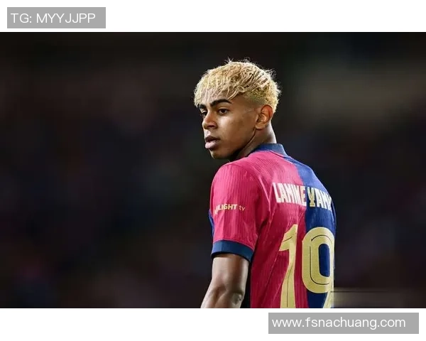 世界足球场上的矮个子女球星们她们如何突破身高限制成就辉煌职业生涯