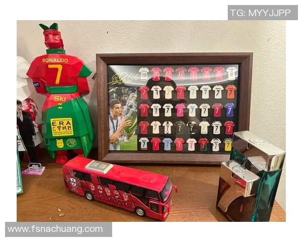 哪里可以买到足球球星卡C罗的收藏品和周边商品 哪里可以买到足球球星卡C罗的收藏品和周边商品