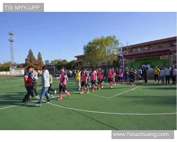 天朗足球球星动画燃动绿茵梦想展现少年拼搏与荣耀瞬间